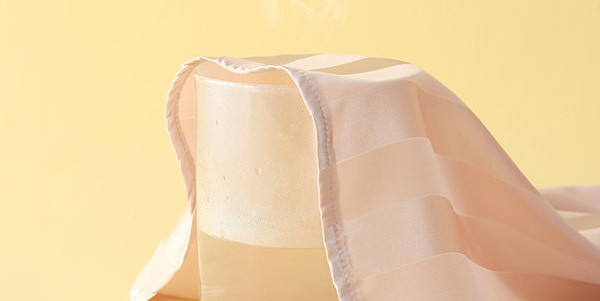 Дамска раирана пижама -тип риза с къс ръкав и копчета 