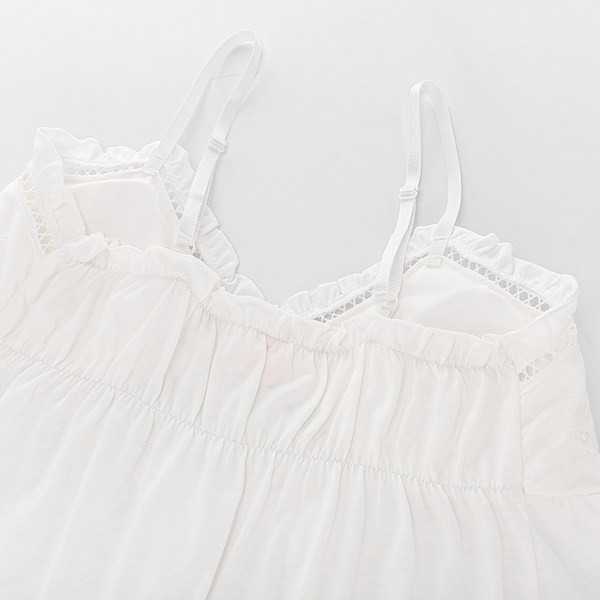 Καλοκαιρινές γυναικείες πιτζάμες με λεπτές τιράντες σε λευκό χρώμα