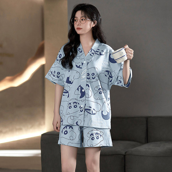 Ženska pidžama s printom - primjerena za ljeto