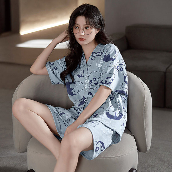 Ženska pidžama s printom - primjerena za ljeto