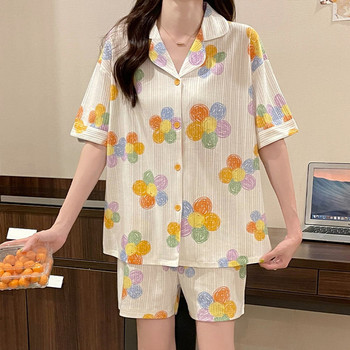 Γυναικείες πιτζάμες δύο τεμαχίων με φλοράλ μοτίβο
