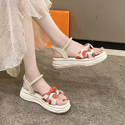 Casual σανδάλια με διακοσμητικές πέρλες