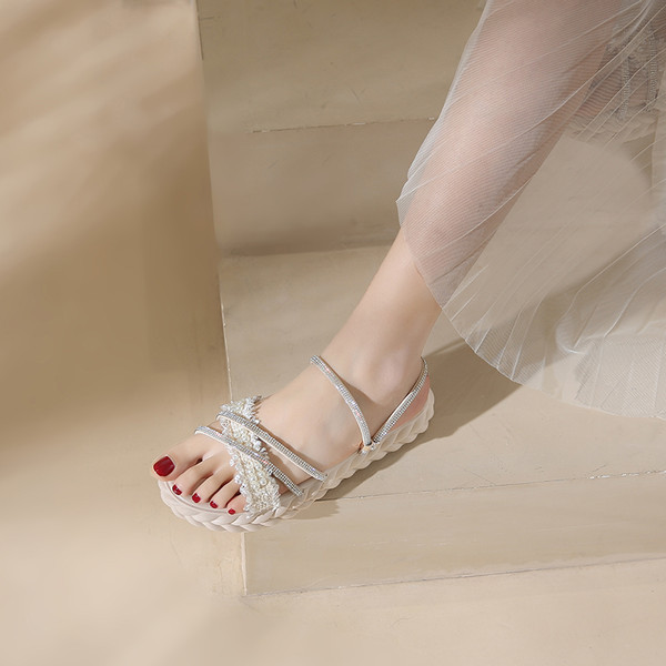 Ležerne ženske sandale s kamenčićima i biserima