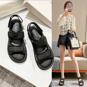 Γυναικεία πέδιλα με υφασμάτινα λουράκια και στερέωση velcro