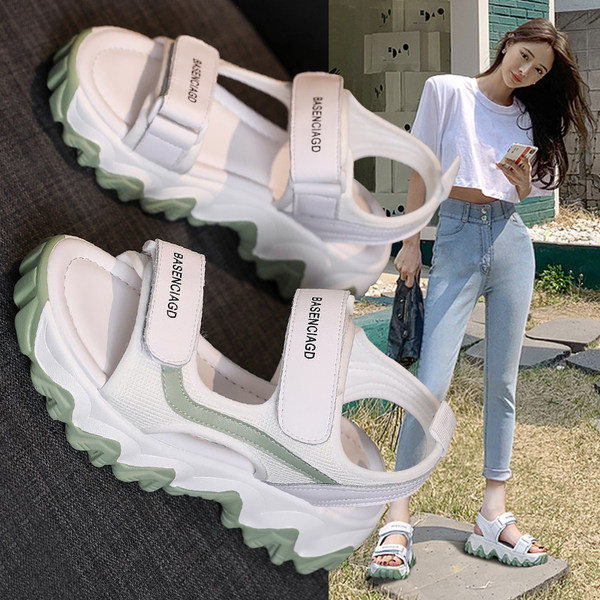 Дамски сандали с груба подметка и велкро лепенки