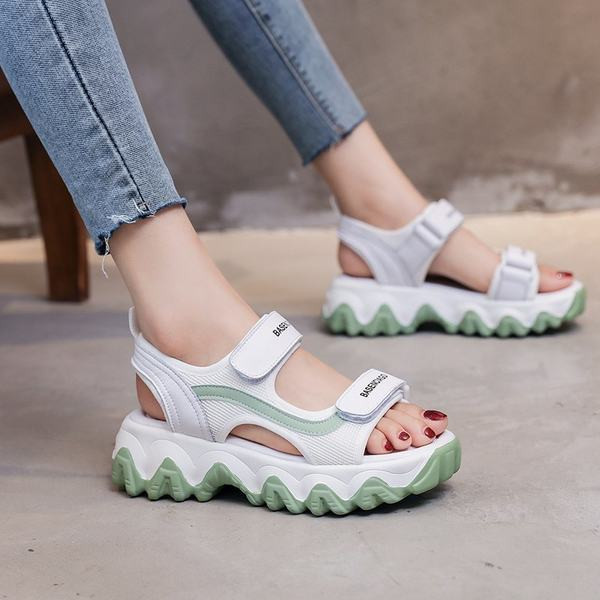 Дамски сандали с груба подметка и велкро лепенки