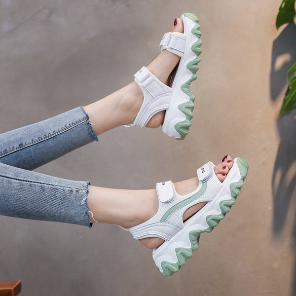 Дамски сандали с груба подметка и велкро лепенки