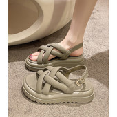 Νέο μοντέλο σανδάλια πλατφόρμας με απαλά υφασμάτινα λουράκια