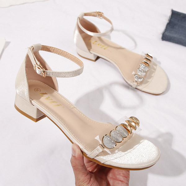 Γυναικεία πέδιλα με τετράγωνο τακούνι 2,5 cm