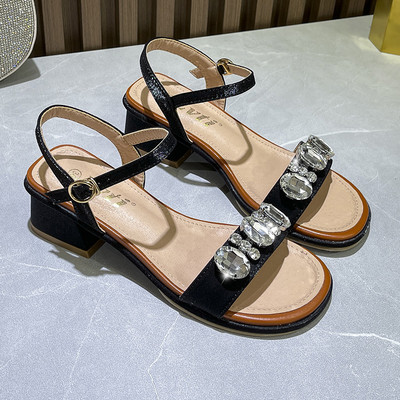 Ženske sandale sa ukrasnim kamenčićima