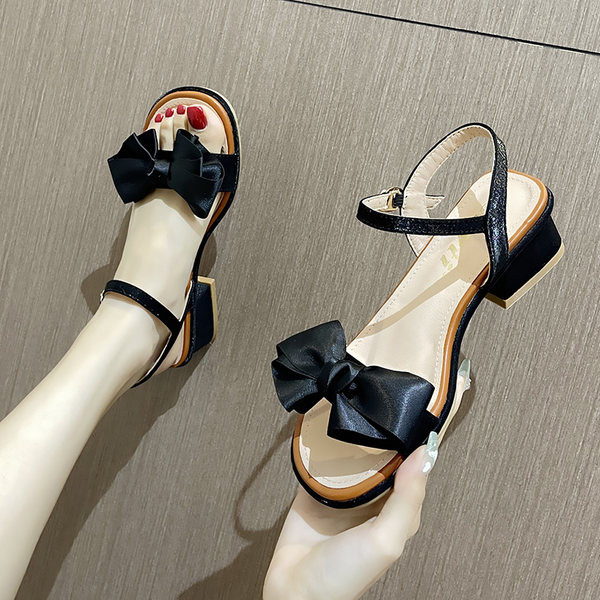 Ежедневни сандали с нисък  дебел ток