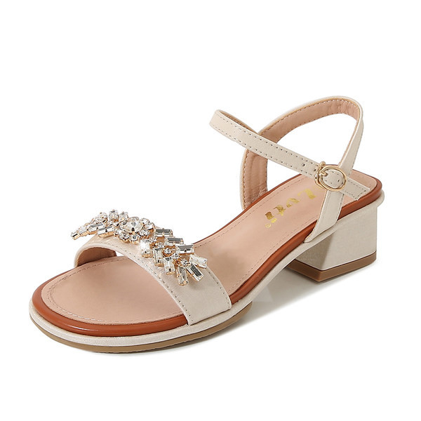 Ležerne ženske sandale s kamenčićima i visokom četvrtastom petom od 4 cm