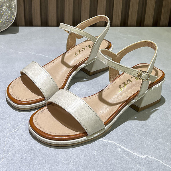 Κλασικό μοντέλο γυναικεία σανδάλια από οικολογικό δέρμα με χοντρό τετράγωνο τακούνι