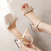 Модерни дамски сандали с декоративни камъни и дебел квадратен ток