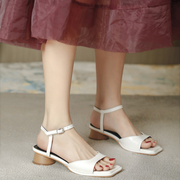 Дамски сандали с каишки от еко кожа -4см ток