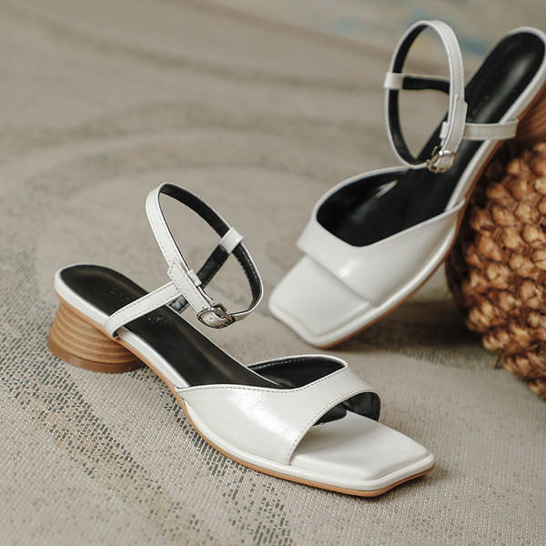 Дамски сандали с каишки от еко кожа -4см ток