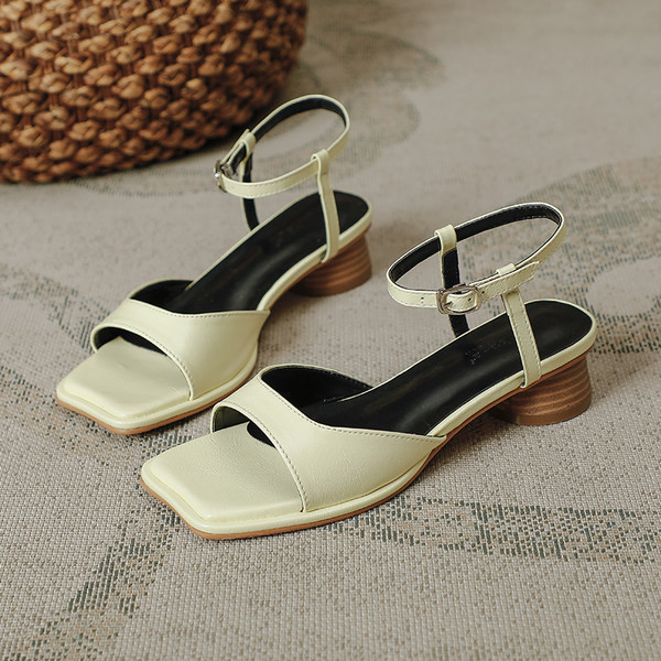 Дамски сандали с каишки от еко кожа -4см ток