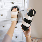 Ženske casual sandale od eko kože sa metalnim zakovicama