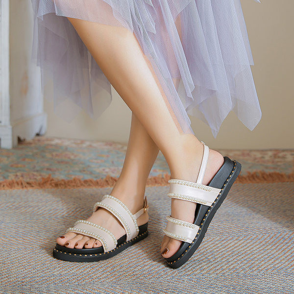 Ženske casual sandale od eko kože sa metalnim zakovicama