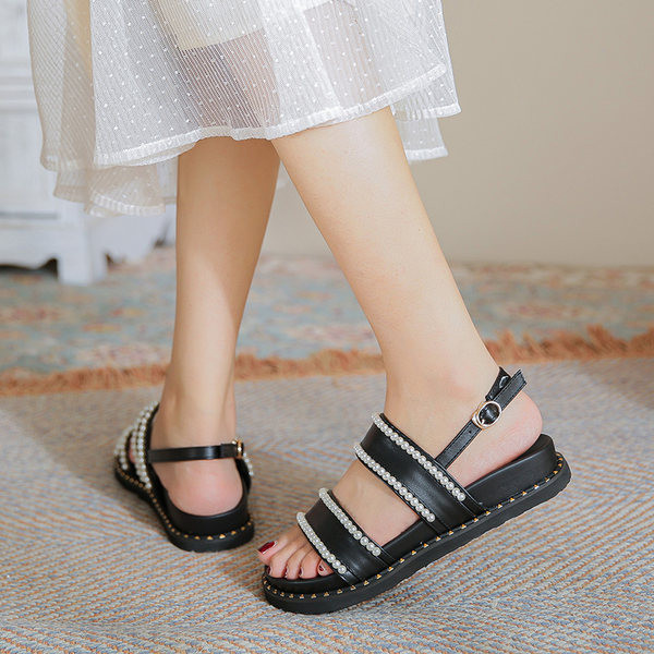 Ženske casual sandale od eko kože sa metalnim zakovicama