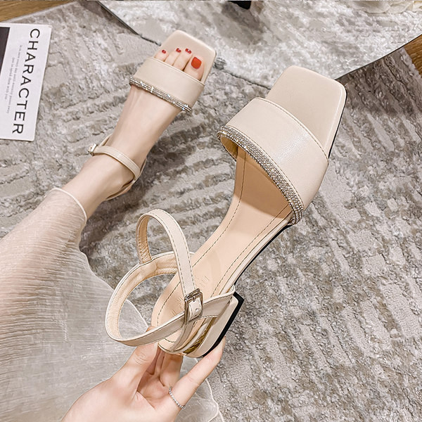 Ежедневни сандали с декоративни камъни - големи размери