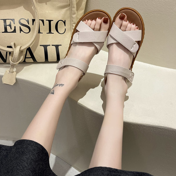 Ежедневни сандали с кръстосани  каишки