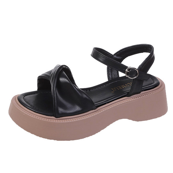 Ležerne sandale s platformom s križnim remenom