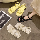 Ležerne ravne sandale