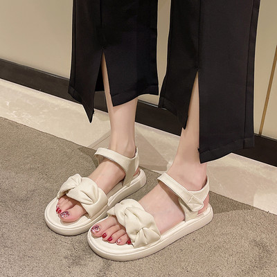 Γυναικεία σανδάλια από οικολογικό δέρμα με επίπεδη σόλα και κούμπωμα velcro