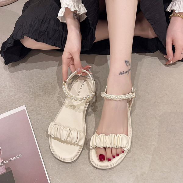 Γυναικεία πέδιλα από οικολογικό δέρμα με τετράγωνο τακούνι 3cm και πέρλες