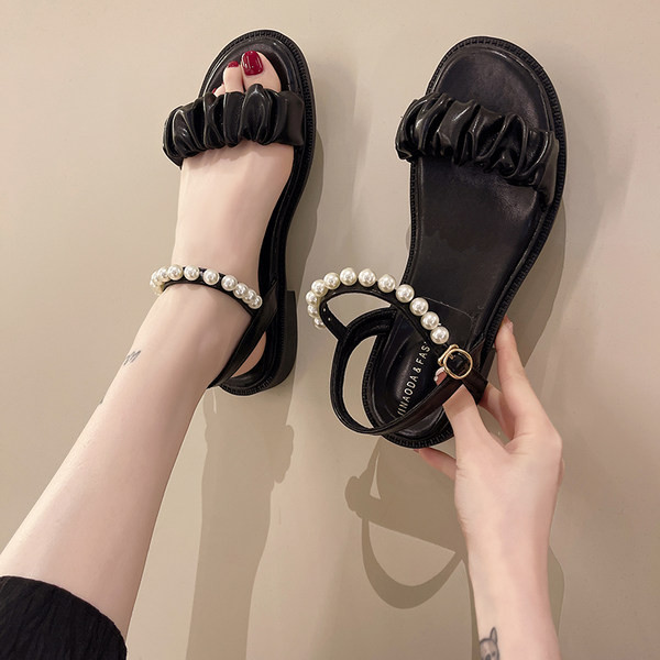 Γυναικεία πέδιλα από οικολογικό δέρμα με τετράγωνο τακούνι 3cm και πέρλες