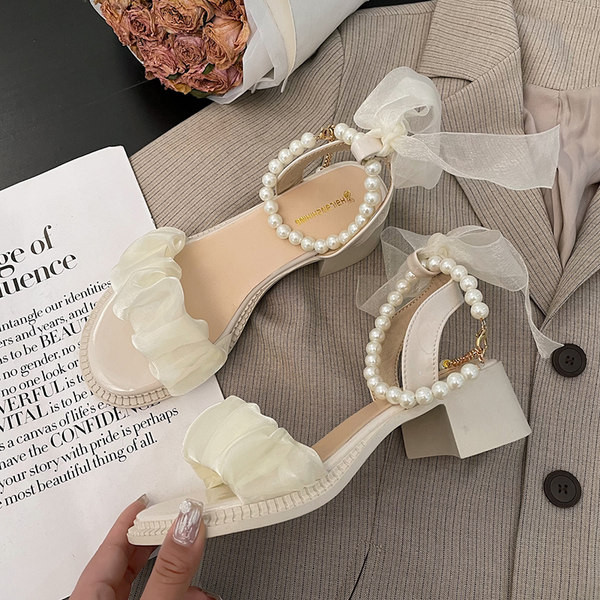 Sandale elegante cu tul și perle