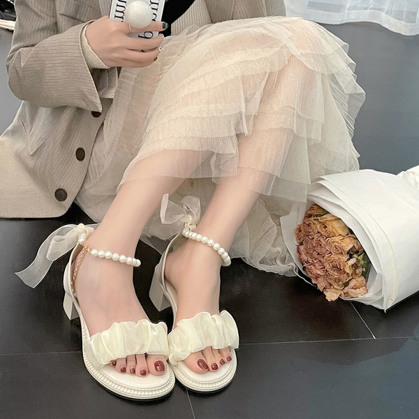 Sandale elegante cu tul și perle