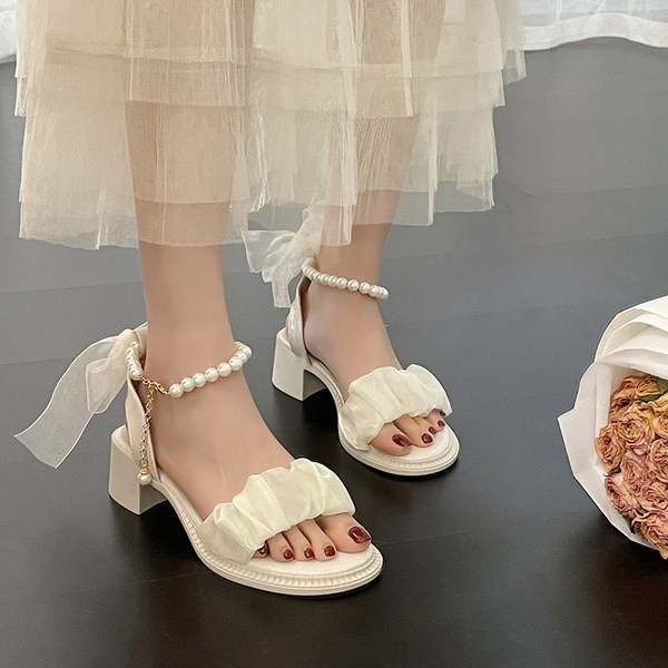 Sandale elegante cu tul și perle