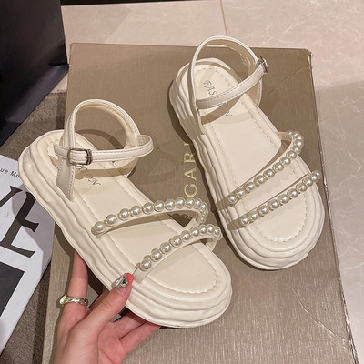 Γυναικεία πέδιλα με πέρλες - λευκό και μαύρο χρώμα