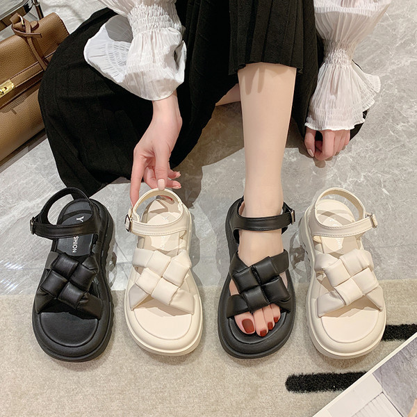 Ženske kožne sandale sa đonom visine 4cm i metalnom kopčom