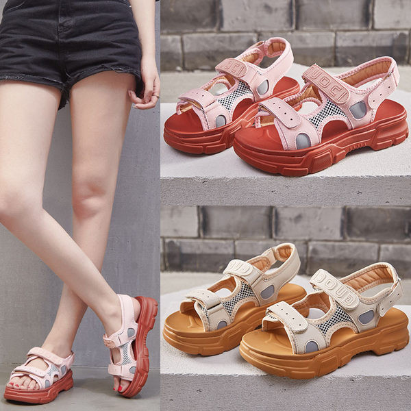 Moteriškos laisvalaikio basutės grubiu padu