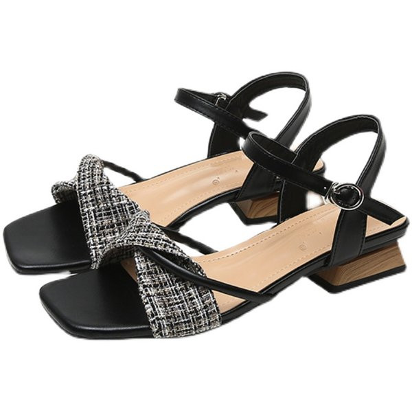 Moteriškos laisvalaikio basutės su languotu tekstiliniu dirželiu