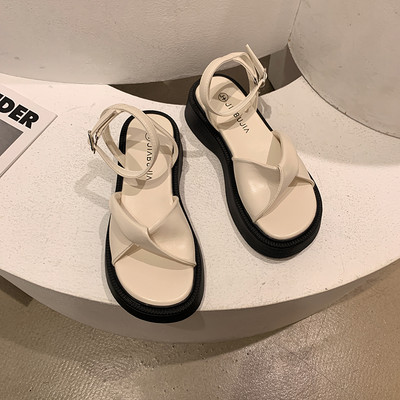 Ежедневни сандали от еко кожа с платформа