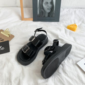 Ženske sandale od eko kože sa metalnom kopčom i ravnim đonom