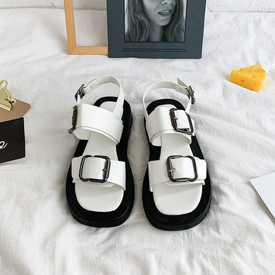 Ženske sandale od eko kože sa metalnom kopčom i ravnim đonom