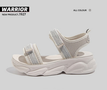 Sports-casual σανδάλια για γυναίκες - διάφορα μοντέλα