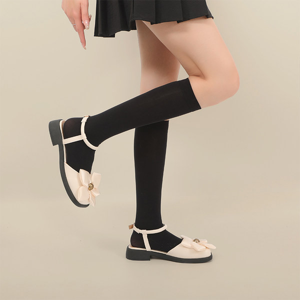 Novi model ženskih sandala sa 3D elementom