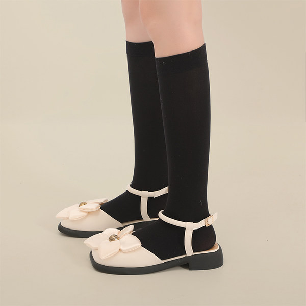 Novi model ženskih sandala sa 3D elementom