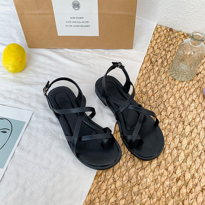 Ležerne sandale s tankim križnim remenčićima od eko kože