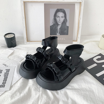 Μοντέρνα γυναικεία σανδάλια από οικολογικό δέρμα και πλατφόρμα