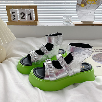 Μοντέρνα γυναικεία σανδάλια από οικολογικό δέρμα και πλατφόρμα