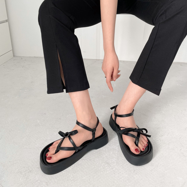 Γυναικεία πέδιλα casual με έκο δερμάτινα λουράκια σε τρία χρώματα