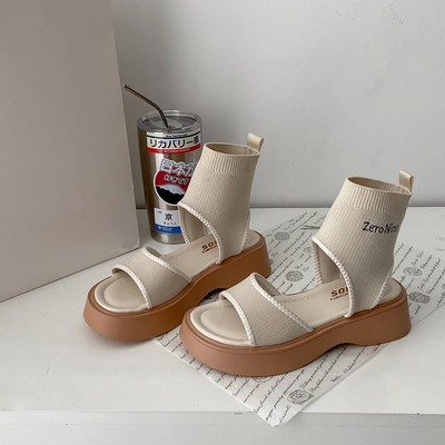 Γυναικεία πέδιλα με πλεκτά λουράκια