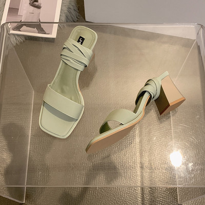 Ženske ležerne sandale s četvrtastom petom na vezanje